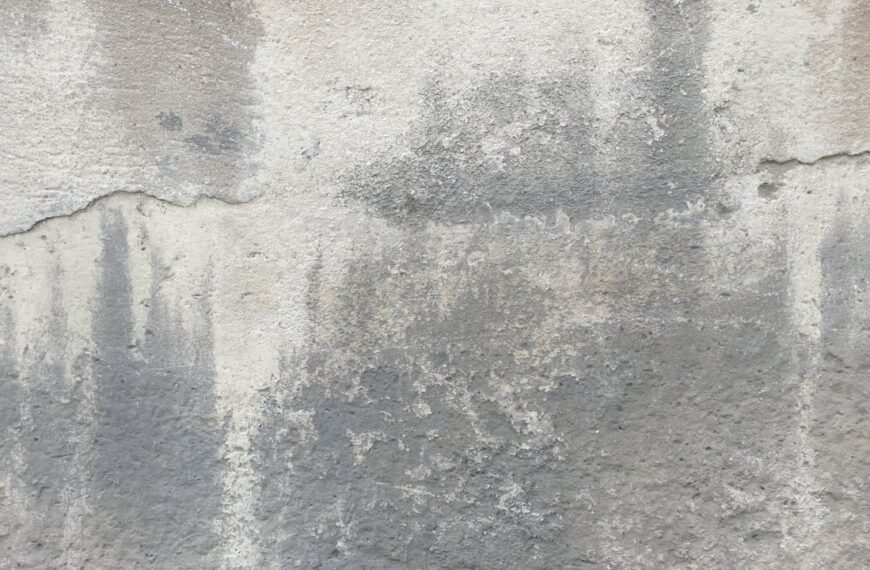 Hairline Cracks vs Structural Cracks